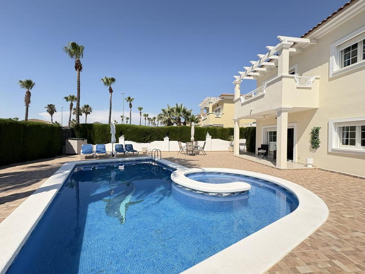 2 Bed, 2 Bath, HouseFor Sale, Altaona Golf and Country Village, Murcia