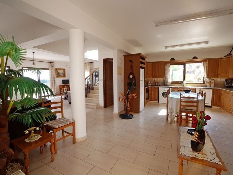 4 Bed, 3 Bath, HouseFor Sale, Geroskipou, Paphos