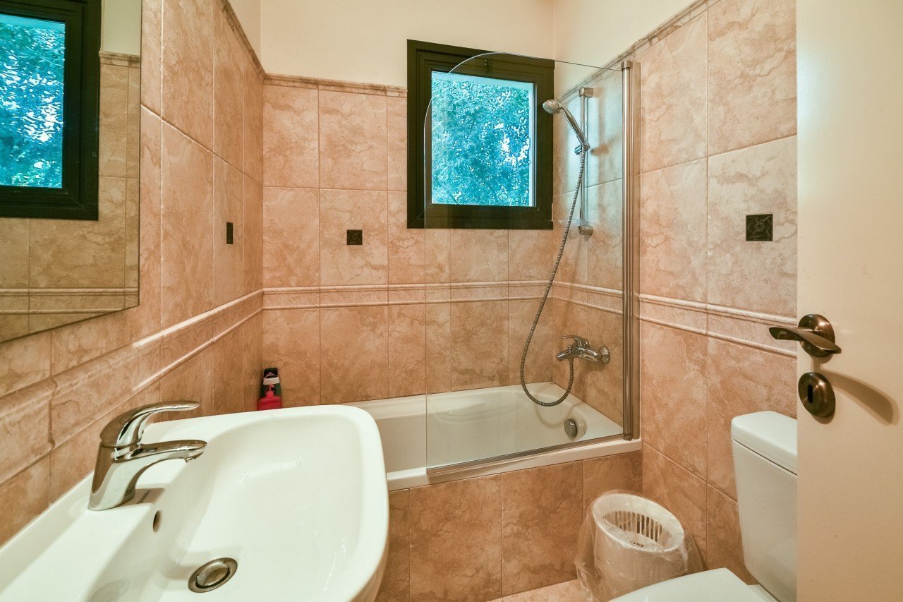 4 Bed, 4 Bath, HouseFor Sale, Chlorakas, Paphos