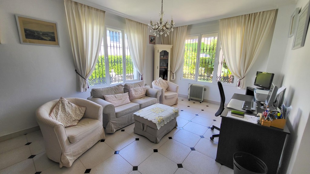 4 Bed, 3 Bath, HouseFor Sale, Elviria, Malaga