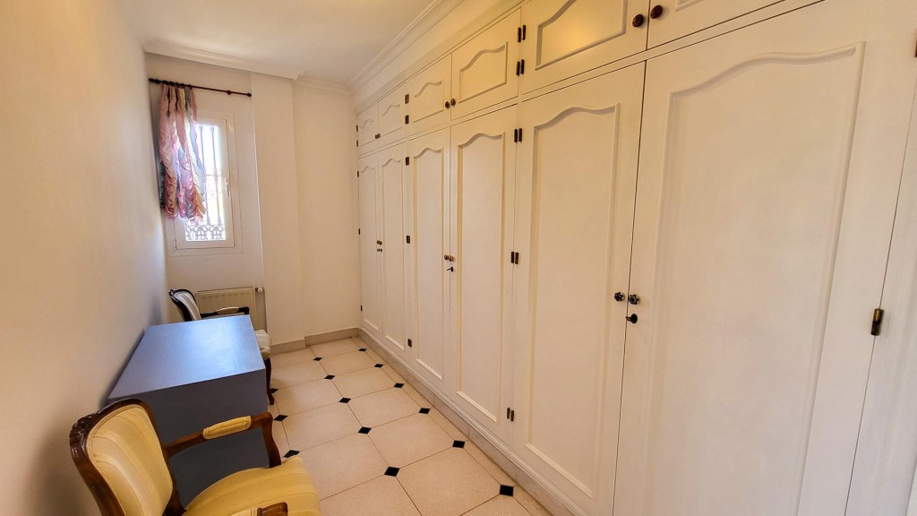 4 Bed, 3 Bath, HouseFor Sale, Elviria, Malaga