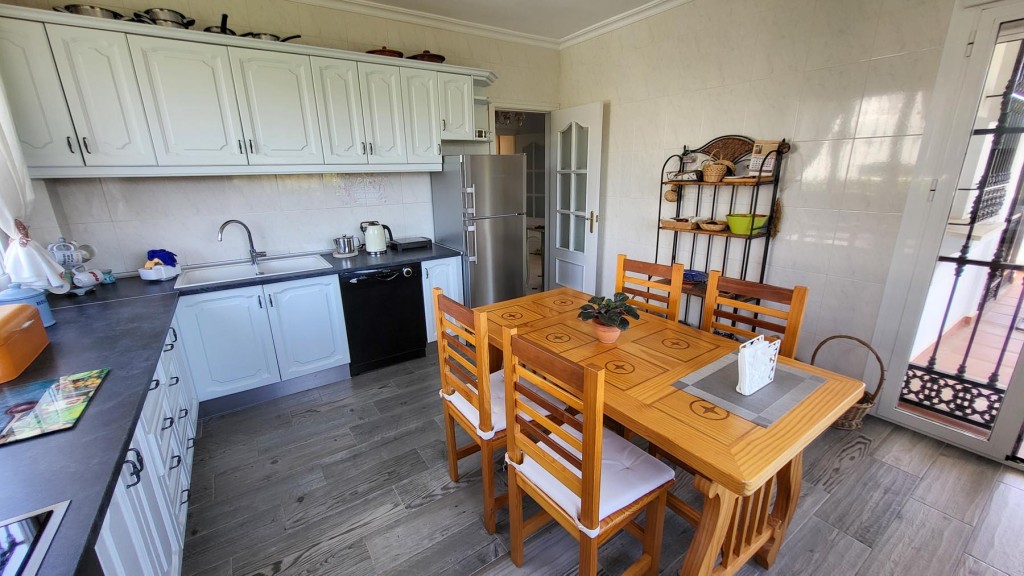 4 Bed, 3 Bath, HouseFor Sale, Elviria, Malaga
