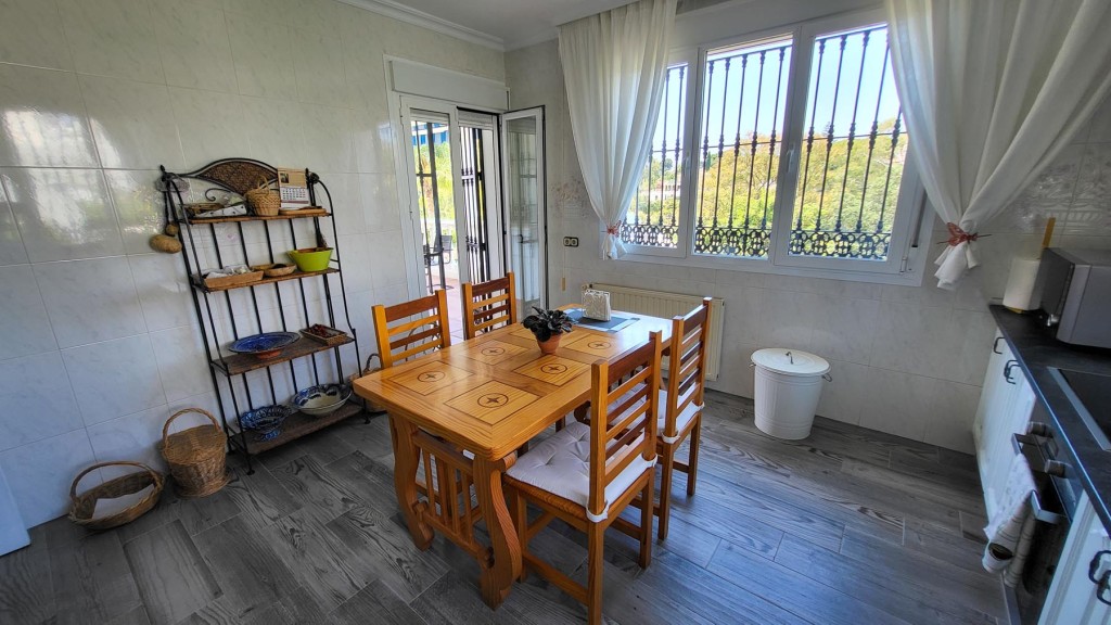 4 Bed, 3 Bath, HouseFor Sale, Elviria, Malaga