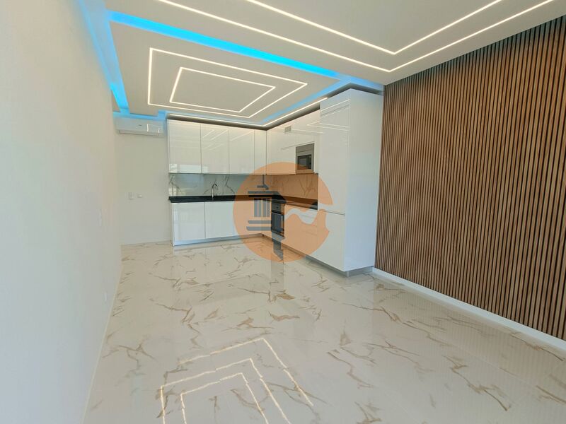 3 Bed, 2 Bath, ApartmentFor Sale, Loulé, Faro