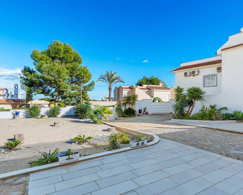 6 Bed, 5 Bath, HouseFor Sale, San Miguel de Salinas, Alicante