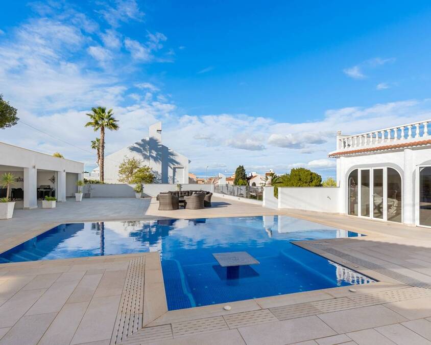 6 Bed, 5 Bath, HouseFor Sale, San Miguel de Salinas, Alicante