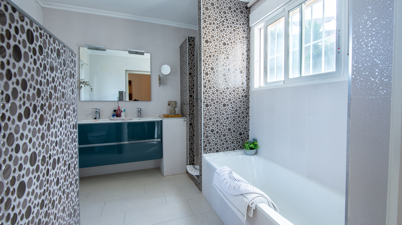 4 Bed, 5 Bath, HouseFor Sale, Algorfa, Alicante