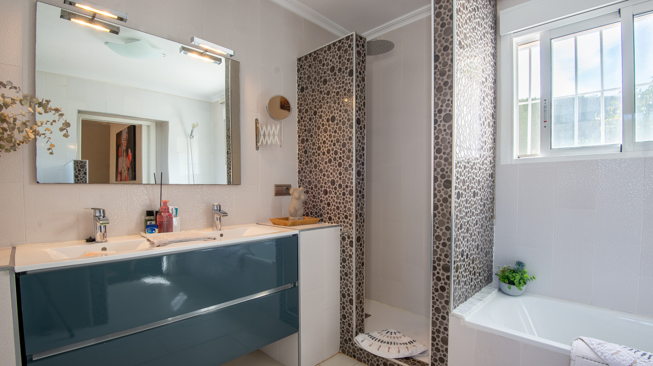 4 Bed, 5 Bath, HouseFor Sale, Algorfa, Alicante