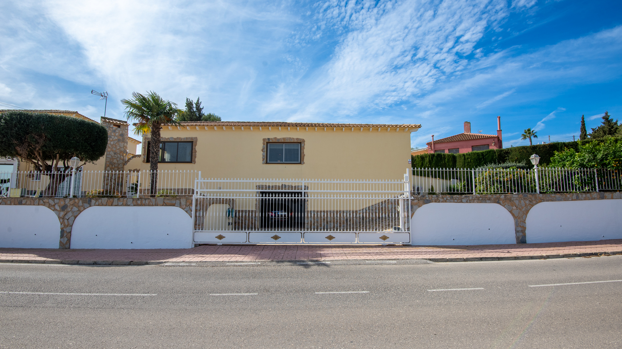 4 Bed, 5 Bath, HouseFor Sale, Algorfa, Alicante