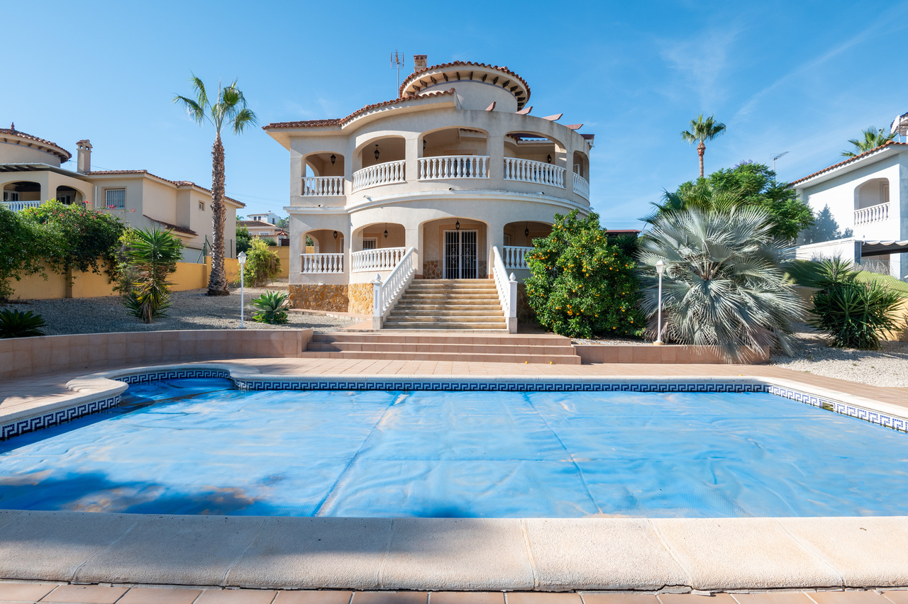 4 Bed, 2 Bath, HouseFor Sale, Algorfa, Alicante