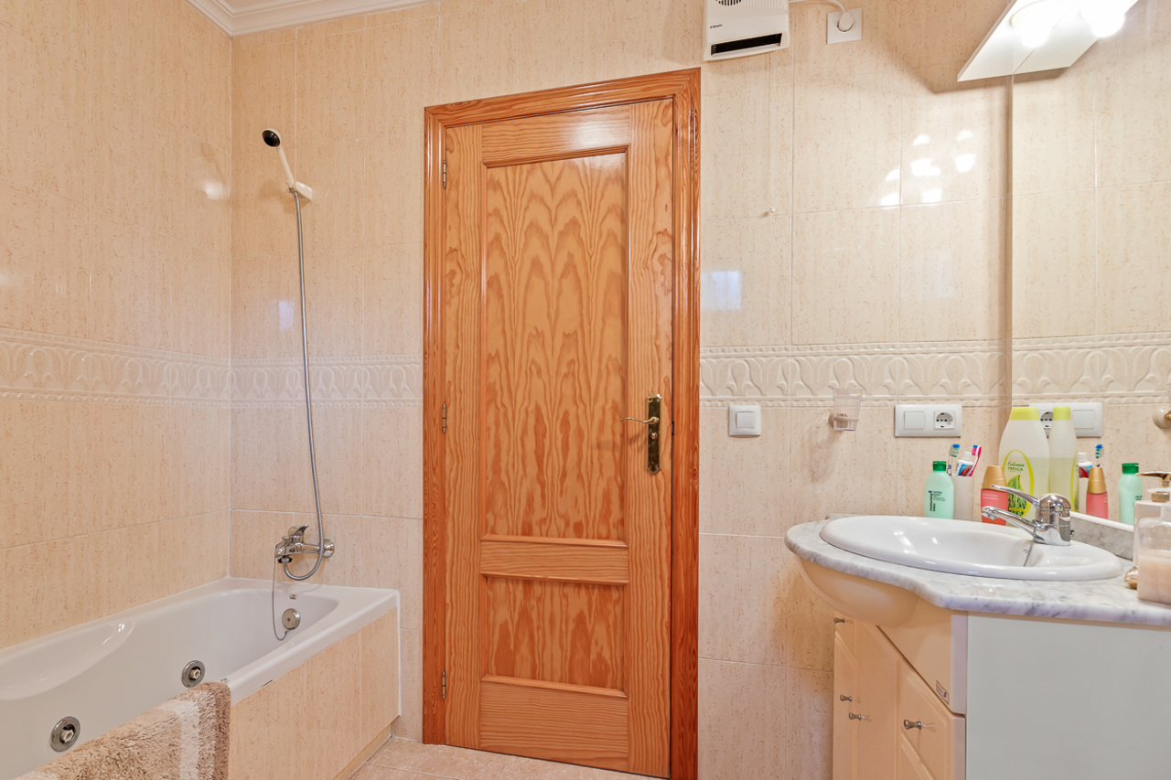 4 Bed, 4 Bath, HouseFor Sale, Algorfa, Alicante