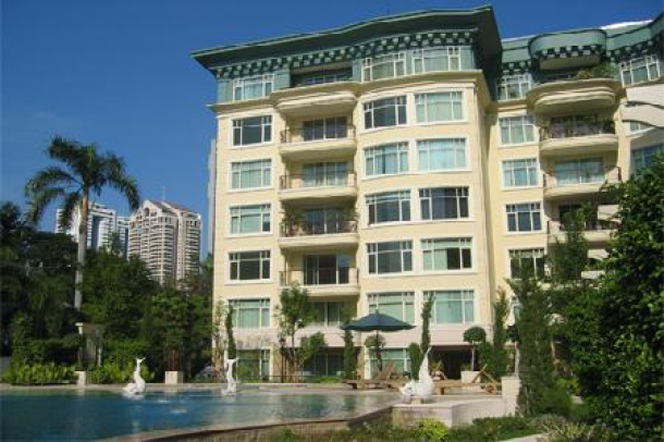 3 Bed, 1 Bath, ApartmentFor Sale, Silom, Bangkok