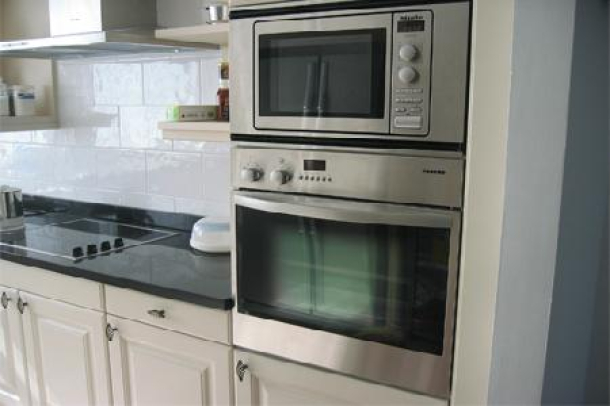 3 Bed, 1 Bath, ApartmentFor Sale, Silom, Bangkok