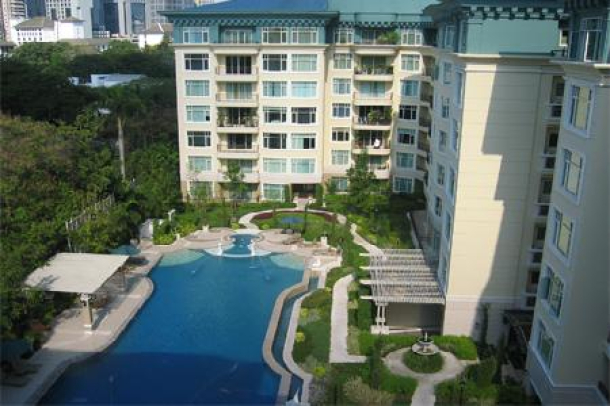 3 Bed, 1 Bath, ApartmentFor Sale, Silom, Bangkok