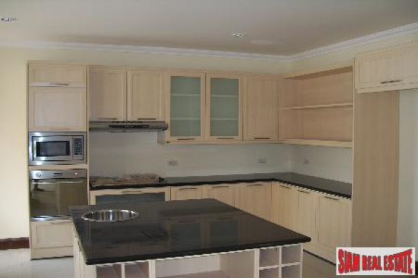 3 Bed, 6 Bath, HouseFor Sale, West - Hua Hin, Prachuap Khiri Khan