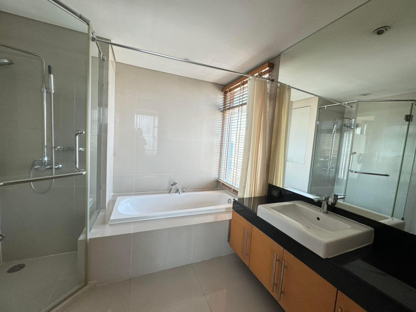 3 Bed, 4 Bath, ApartmentFor Sale, Ekkamai, Bangkok
