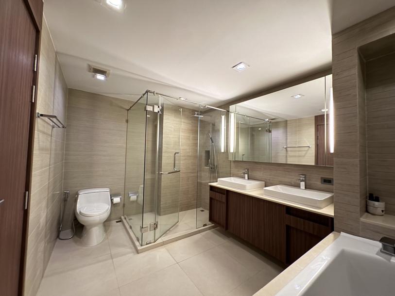 3 Bed, 3 Bath, ApartmentFor Sale, Silom, Bangkok