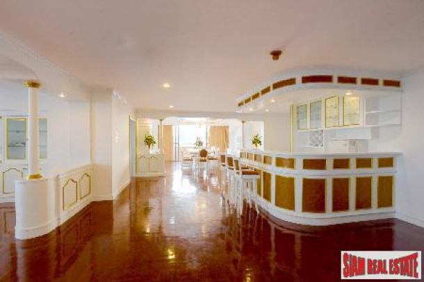 3 Bed, 3 Bath, ApartmentFor Sale, Ekkamai, Bangkok