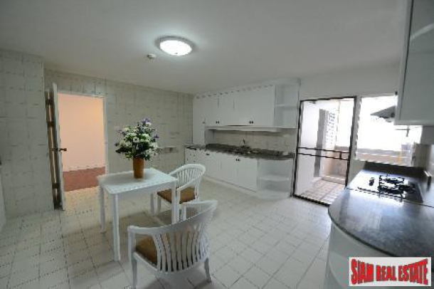 3 Bed, 3 Bath, ApartmentFor Sale, Ekkamai, Bangkok