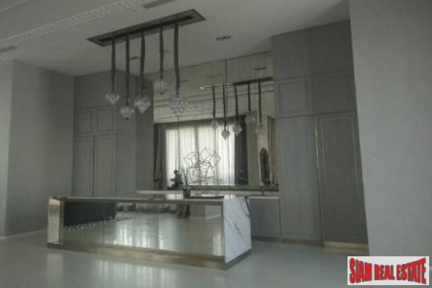 1 Bed, 1 Bath, ApartmentFor Sale, Silom, Bangkok