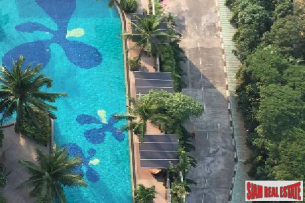 3 Bed, 2 Bath, ApartmentFor Sale, Silom, Bangkok