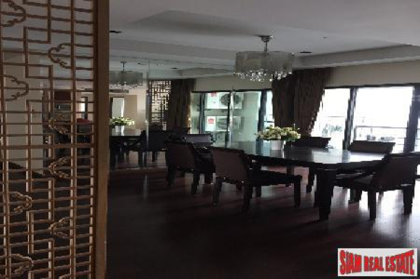 3 Bed, 2 Bath, ApartmentFor Sale, Silom, Bangkok