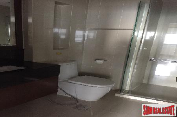 3 Bed, 2 Bath, ApartmentFor Sale, Silom, Bangkok