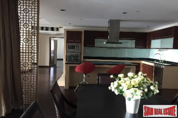 3 Bed, 2 Bath, ApartmentFor Sale, Silom, Bangkok