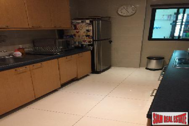 3 Bed, 4 Bath, ApartmentFor Sale, Silom, Bangkok