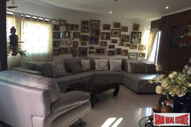 3 Bed, 4 Bath, ApartmentFor Sale, Silom, Bangkok