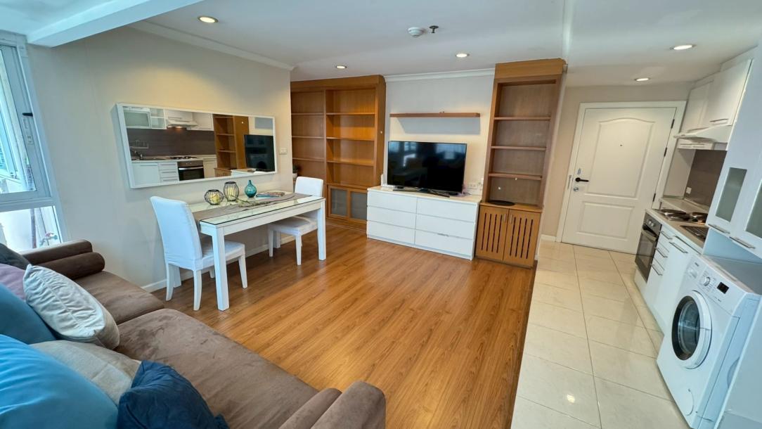 2 Bed, 1 Bath, ApartmentFor Sale, Asok, Bangkok