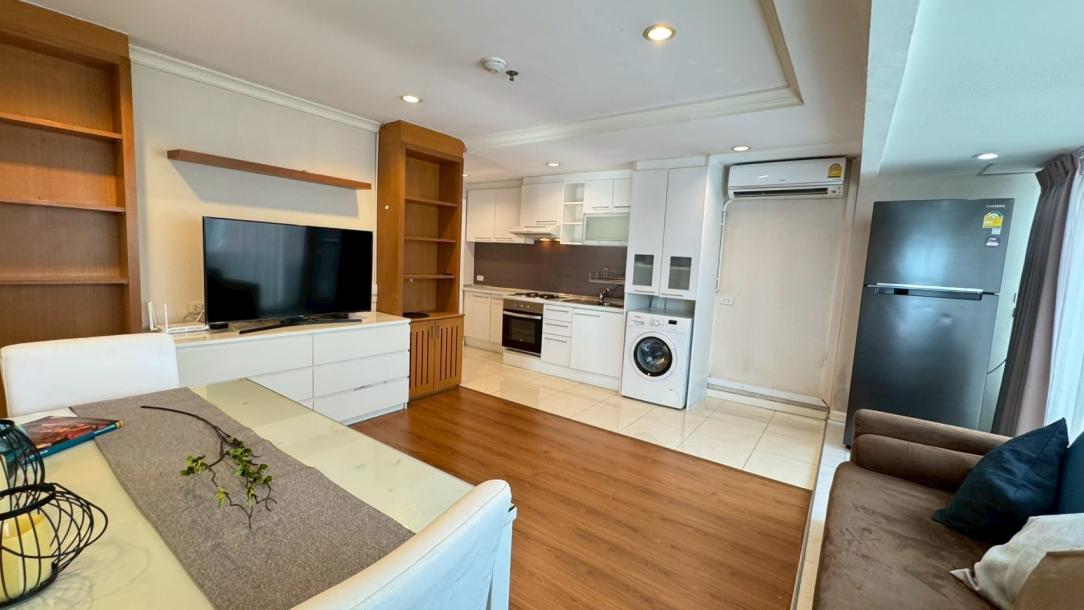 2 Bed, 1 Bath, ApartmentFor Sale, Asok, Bangkok