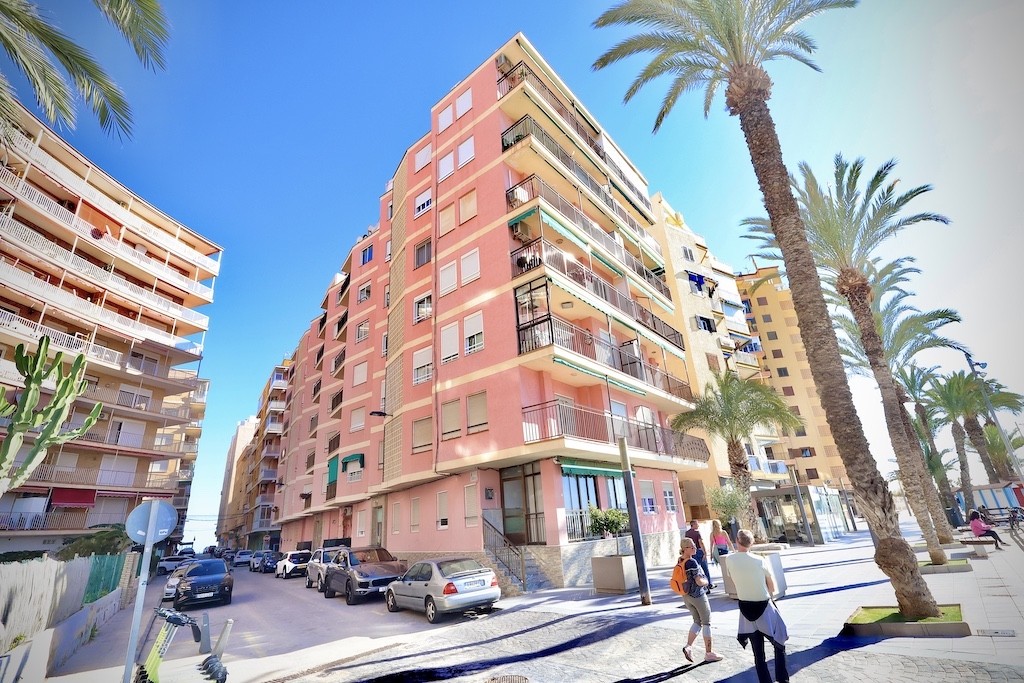 3 Bed, 1 Bath, ApartmentFor Sale, Playa del Cura, Alicante