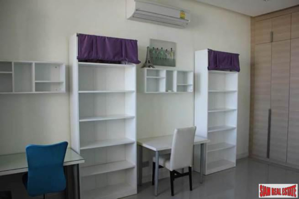 4 Bed, 2 Bath, ApartmentFor Sale, Jomtien, Chonburi