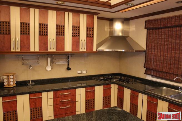 3 Bed, 2 Bath, ApartmentFor Sale, Na Jomtien, Chonburi 3 Bed, 2 Bath, ApartmentFor Sale, Na Jomtien, Chonburi