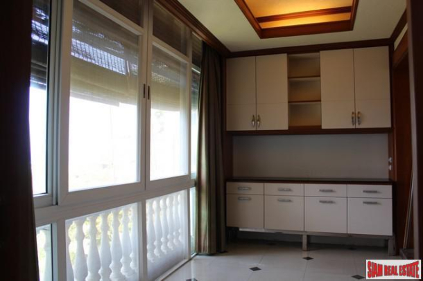 3 Bed, 2 Bath, ApartmentFor Sale, Na Jomtien, Chonburi 3 Bed, 2 Bath, ApartmentFor Sale, Na Jomtien, Chonburi