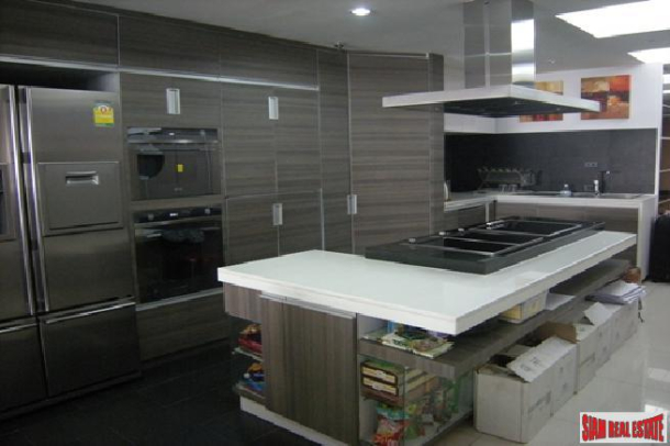 1 Bed, 2 Bath, ApartmentFor Sale, Asok, Bangkok