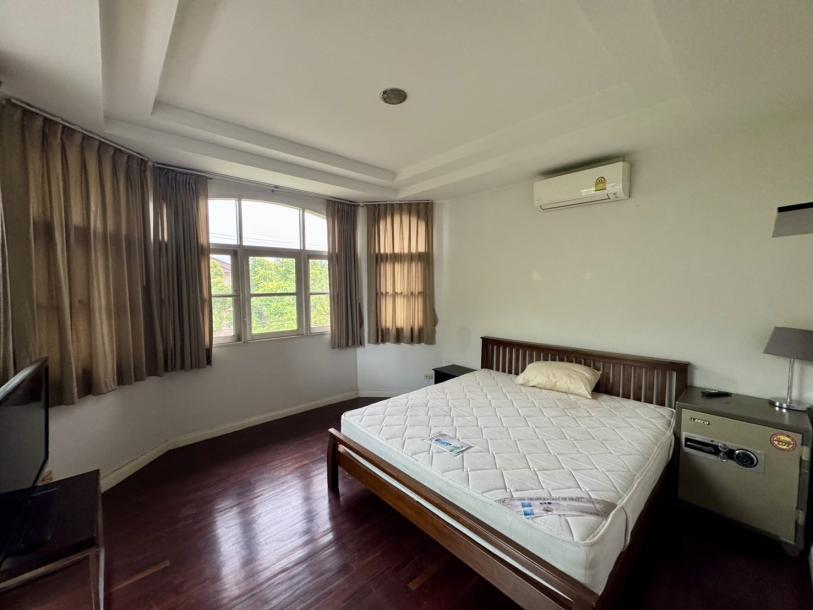 4 Bed, 3 Bath, HouseFor Sale, On Nut, Bangkok 4 Bed, 3 Bath, HouseFor Sale, On Nut, Bangkok