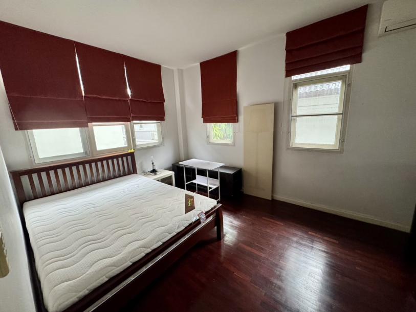 4 Bed, 3 Bath, HouseFor Sale, On Nut, Bangkok 4 Bed, 3 Bath, HouseFor Sale, On Nut, Bangkok