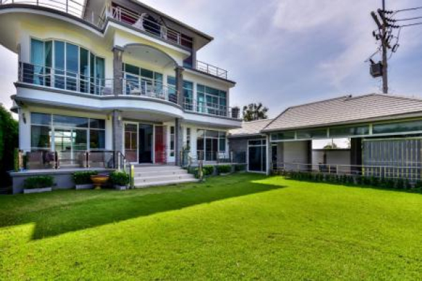 4 Bed, 4 Bath, HouseFor Sale, West - Hua Hin, Prachuap Khiri Khan