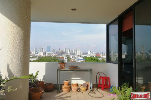 2 Bed, 3 Bath, ApartmentFor Sale, Silom, Bangkok