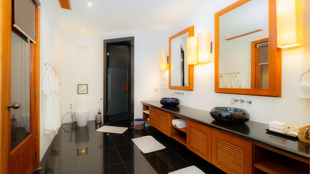 5 Bed, 8 Bath, HouseFor Sale, Surin Beach, Phuket 5 Bed, 8 Bath, HouseFor Sale, Surin Beach, Phuket