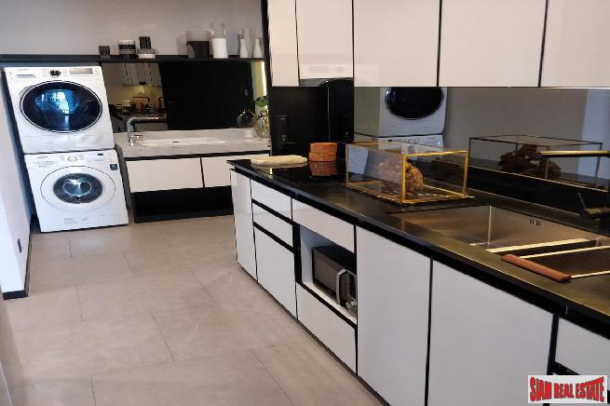 3 Bed, 3 Bath, ApartmentFor Sale, Silom, Bangkok