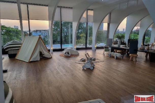 3 Bed, 3 Bath, ApartmentFor Sale, Silom, Bangkok