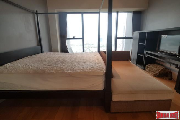 3 Bed, 2 Bath, ApartmentFor Sale, Chong Nonsi, Bangkok