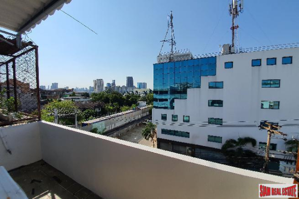 4 Bed, 4 Bath, HouseFor Sale, Phra Khanong, Bangkok 4 Bed, 4 Bath, HouseFor Sale, Phra Khanong, Bangkok