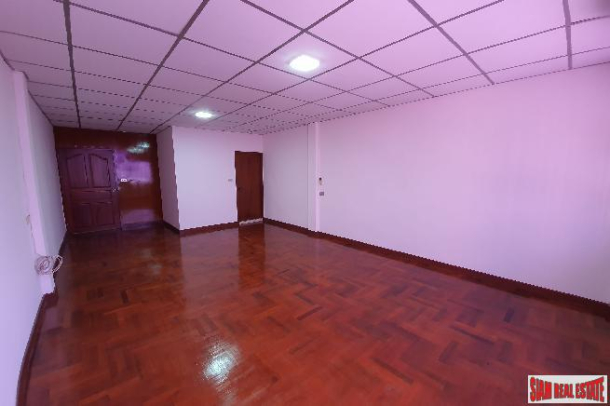 4 Bed, 4 Bath, HouseFor Sale, Phra Khanong, Bangkok 4 Bed, 4 Bath, HouseFor Sale, Phra Khanong, Bangkok