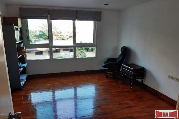 3 Bed, 2 Bath, ApartmentFor Sale, Nana, Bangkok