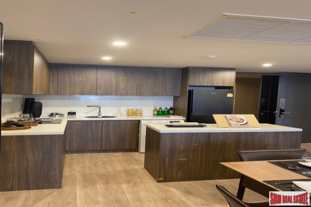 2 Bed, 2 Bath, ApartmentFor Sale, Chitlom, Bangkok