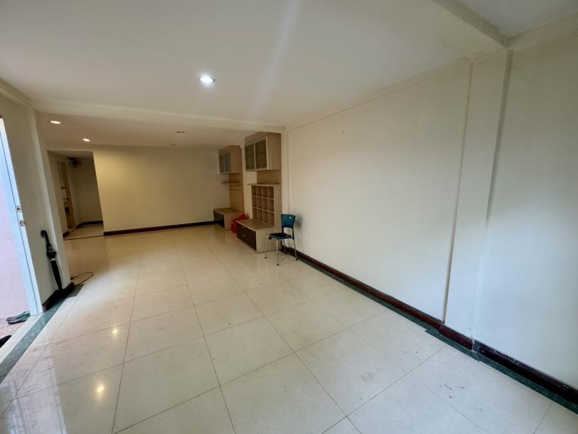 3 Bed, 3 Bath, HouseFor Sale, Phrom Phong, Bangkok